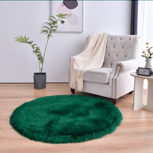 duduta White Faux Fur Throw Rug 2x3 ft, Small Bedside Rug Dorm Chair Cover