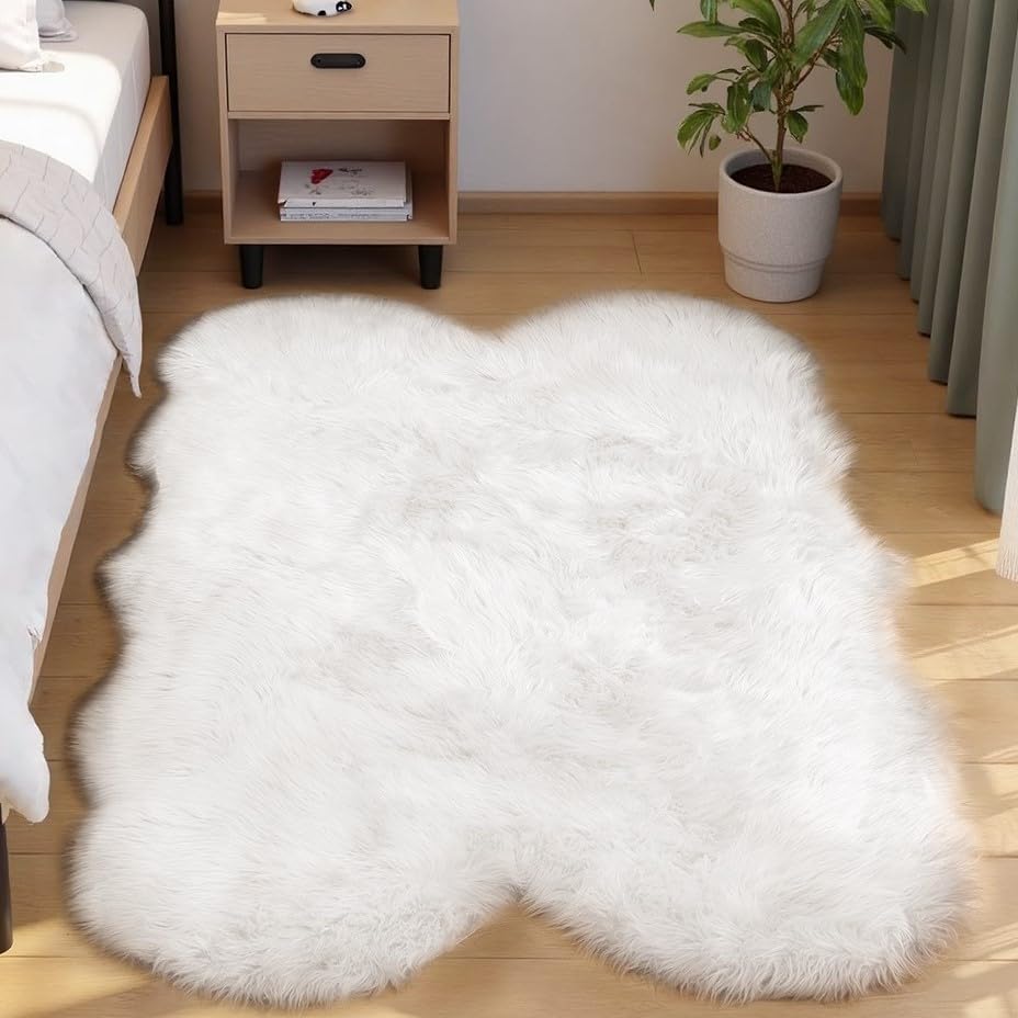 Goolela White Fluffy Faux Fur Rug for Bedroom Faux Sheepskin Rug 2x3 White Fuzzy Furry Bedside Carpet Dining Room Playroom Dorm Small Washable Rectangle