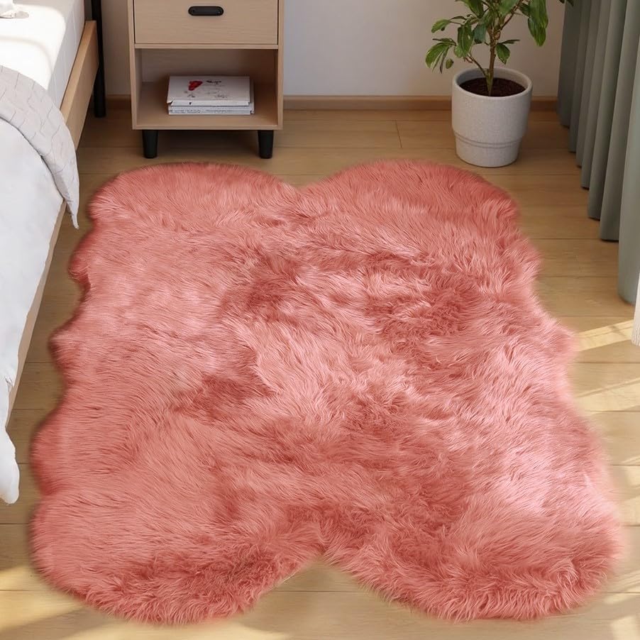 Goolela White Fluffy Faux Fur Rug for Bedroom Faux Sheepskin Rug 2x3 White Fuzzy Furry Bedside Carpet Dining Room Playroom Dorm Small Washable Rectangle