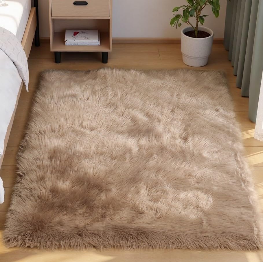 Goolela White Fluffy Faux Fur Rug for Bedroom Faux Sheepskin Rug 2x3 White Fuzzy Furry Bedside Carpet Dining Room Playroom Dorm Small Washable Rectangle