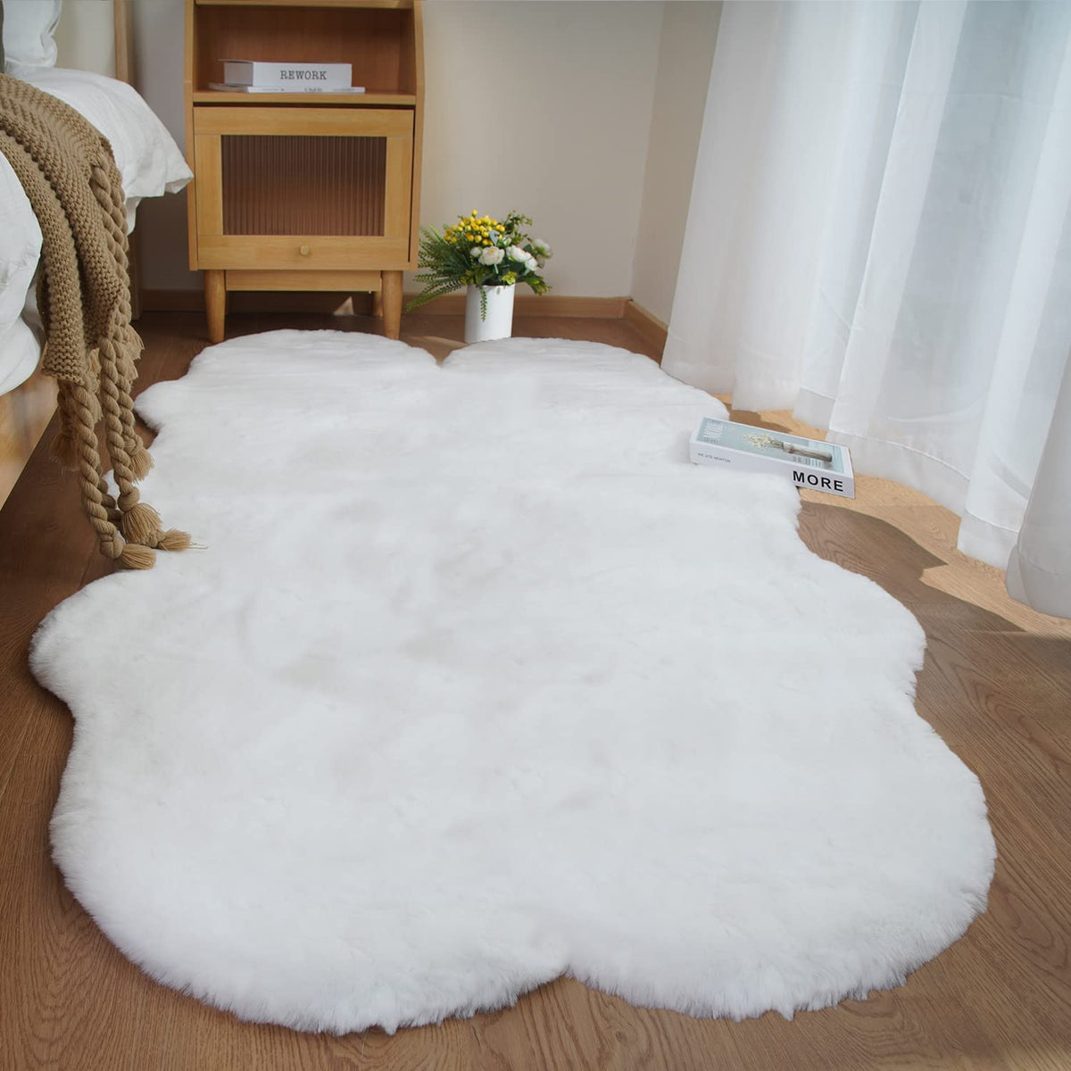 Ghouse Soft Faux Sheepskin Fur Rug 2x4 Black Fluffy Bedside Rugs Plush Rug Shag Nursery Carpet Area Rugs for Living Room Bedroom Playing Room Decor