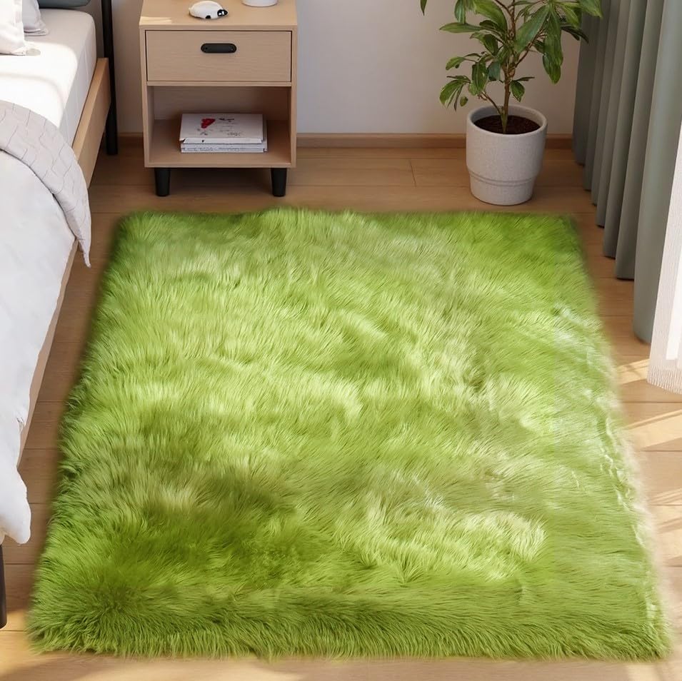 Goolela White Fluffy Faux Fur Rug for Bedroom Faux Sheepskin Rug 2x3 White Fuzzy Furry Bedside Carpet Dining Room Playroom Dorm Small Washable Rectangle