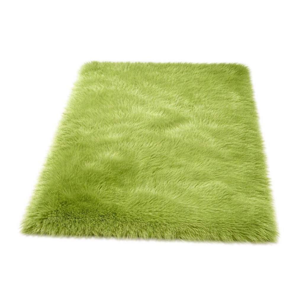 Goolela White Fluffy Faux Fur Rug for Bedroom Faux Sheepskin Rug 2x3 White Fuzzy Furry Bedside Carpet Dining Room Playroom Dorm Small Washable Rectangle
