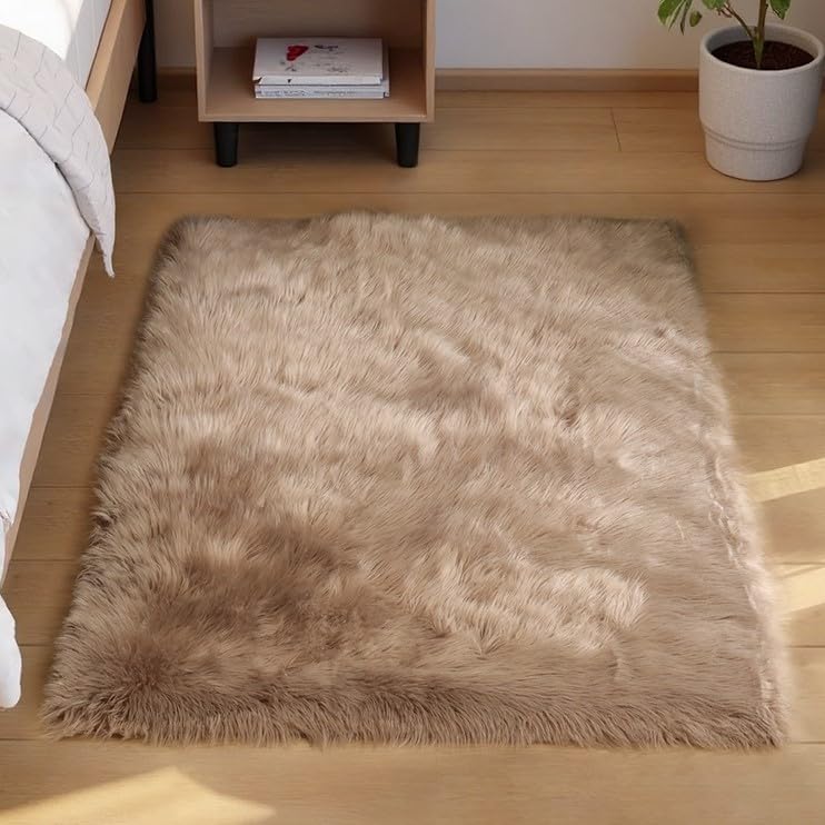 Goolela White Fluffy Faux Fur Rug for Bedroom Faux Sheepskin Rug 2x3 White Fuzzy Furry Bedside Carpet Dining Room Playroom Dorm Small Washable Rectangle