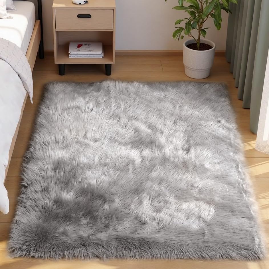 Goolela White Fluffy Faux Fur Rug for Bedroom Faux Sheepskin Rug 2x3 White Fuzzy Furry Bedside Carpet Dining Room Playroom Dorm Small Washable Rectangle