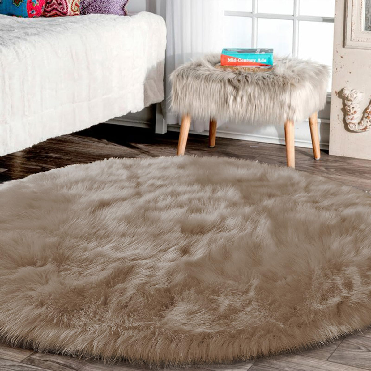 Latepis White Sheepskin Rug 2x3 Faux Fur Sheepskin Rug for Living Room Fluffy Washable Rugs for Bedroom Luxury Room Decor Furry Rugs Rectangle