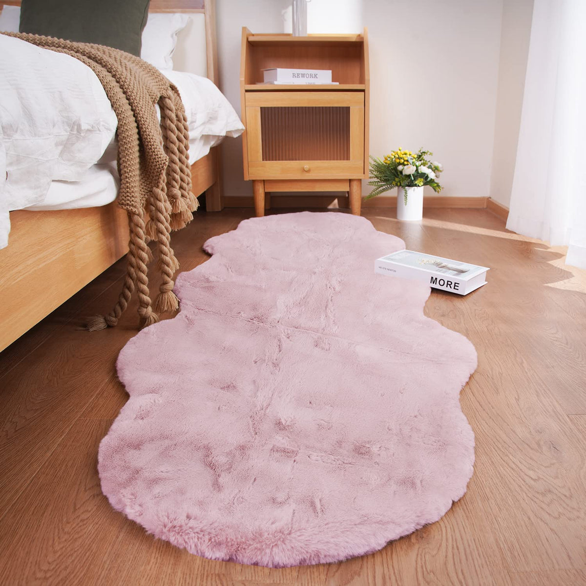 Ghouse Soft Faux Sheepskin Fur Rug 2x4 Black Fluffy Bedside Rugs Plush Rug Shag Nursery Carpet Area Rugs for Living Room Bedroom Playing Room Decor