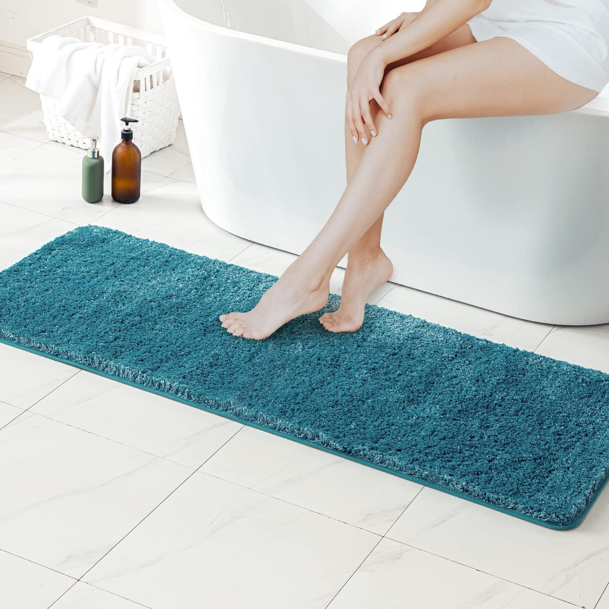 MIULEE Dark Purple Bathroom Rugs Soft Small Microfiber Bath Mat 16x24 Inch