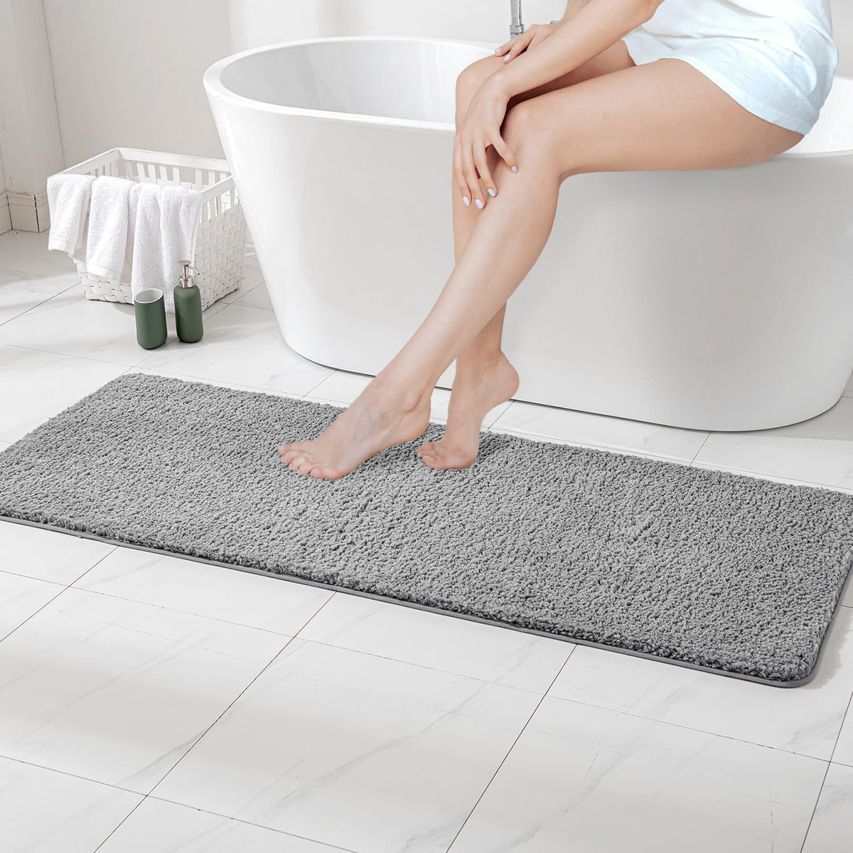 MIULEE Dark Purple Bathroom Rugs Soft Small Microfiber Bath Mat 16x24 Inch