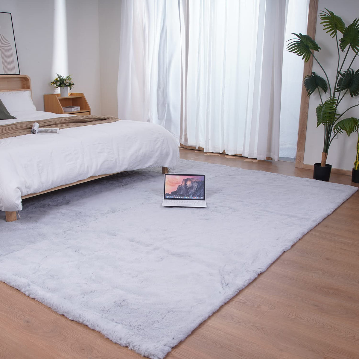 Ghouse Soft Faux Sheepskin Fur Rug 2x4 Black Fluffy Bedside Rugs Plush Rug Shag Nursery Carpet Area Rugs for Living Room Bedroom Playing Room Decor