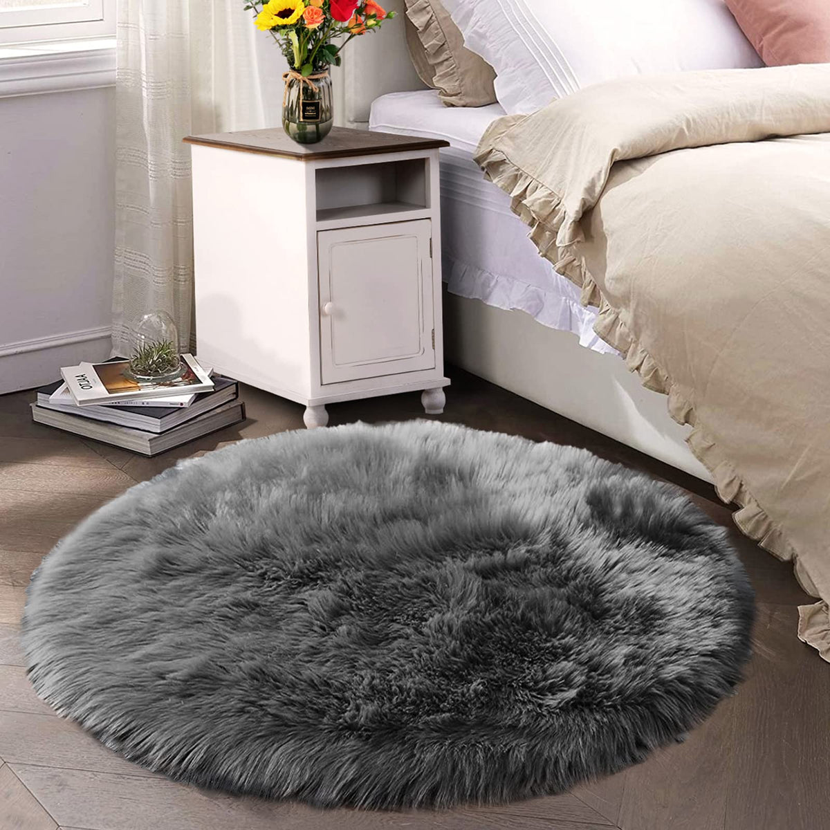Latepis White Sheepskin Rug 2x3 Faux Fur Sheepskin Rug for Living Room Fluffy Washable Rugs for Bedroom Luxury Room Decor Furry Rugs Rectangle