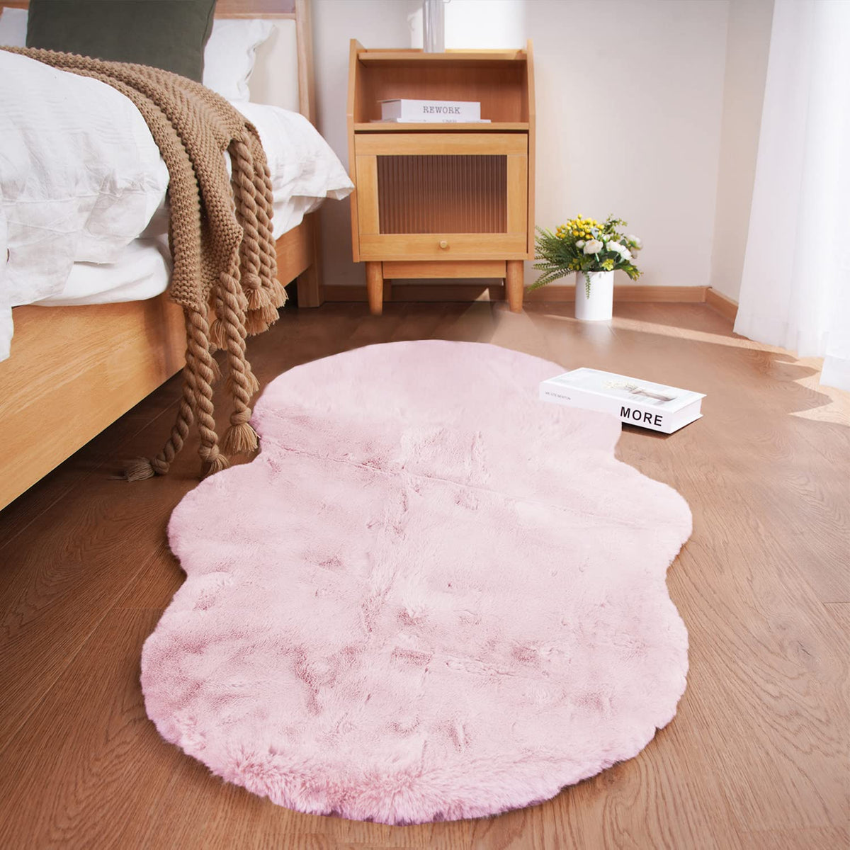 Ghouse Soft Faux Sheepskin Fur Rug 2x4 Black Fluffy Bedside Rugs Plush Rug Shag Nursery Carpet Area Rugs for Living Room Bedroom Playing Room Decor