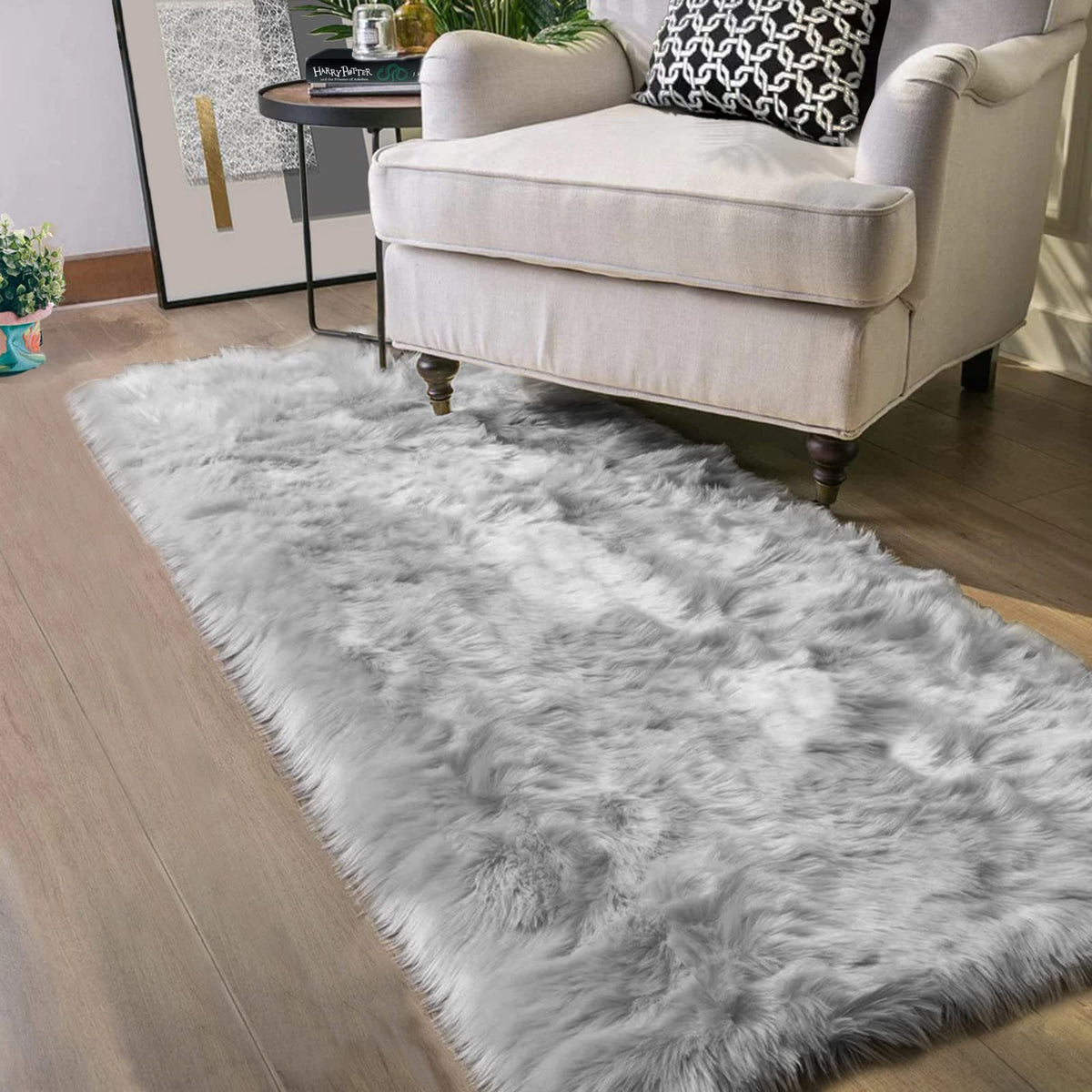 Latepis White Sheepskin Rug 2x3 Faux Fur Sheepskin Rug for Living Room Fluffy Washable Rugs for Bedroom Luxury Room Decor Furry Rugs Rectangle