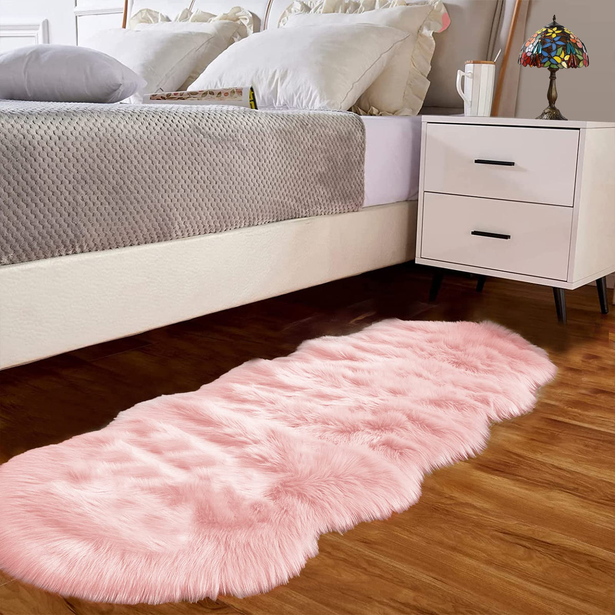 Goolela White Fluffy Faux Fur Rug for Bedroom Faux Sheepskin Rug 2x3 White Fuzzy Furry Bedside Carpet Dining Room Playroom Dorm Small Washable Rectangle