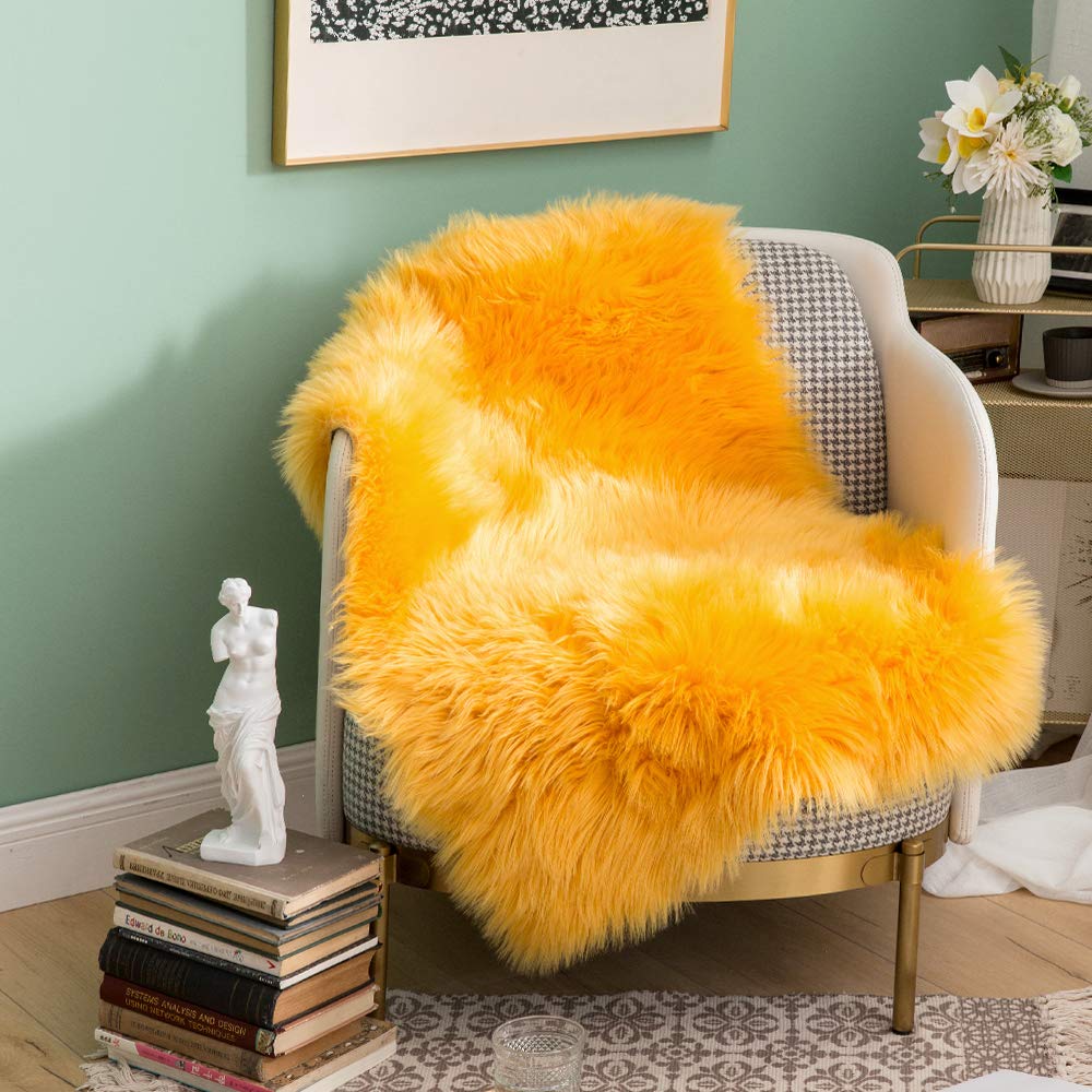 MIULEE Fluffy Area Rug 3x5 ft Faux Fur Sheepskin Rug for Bedroom White