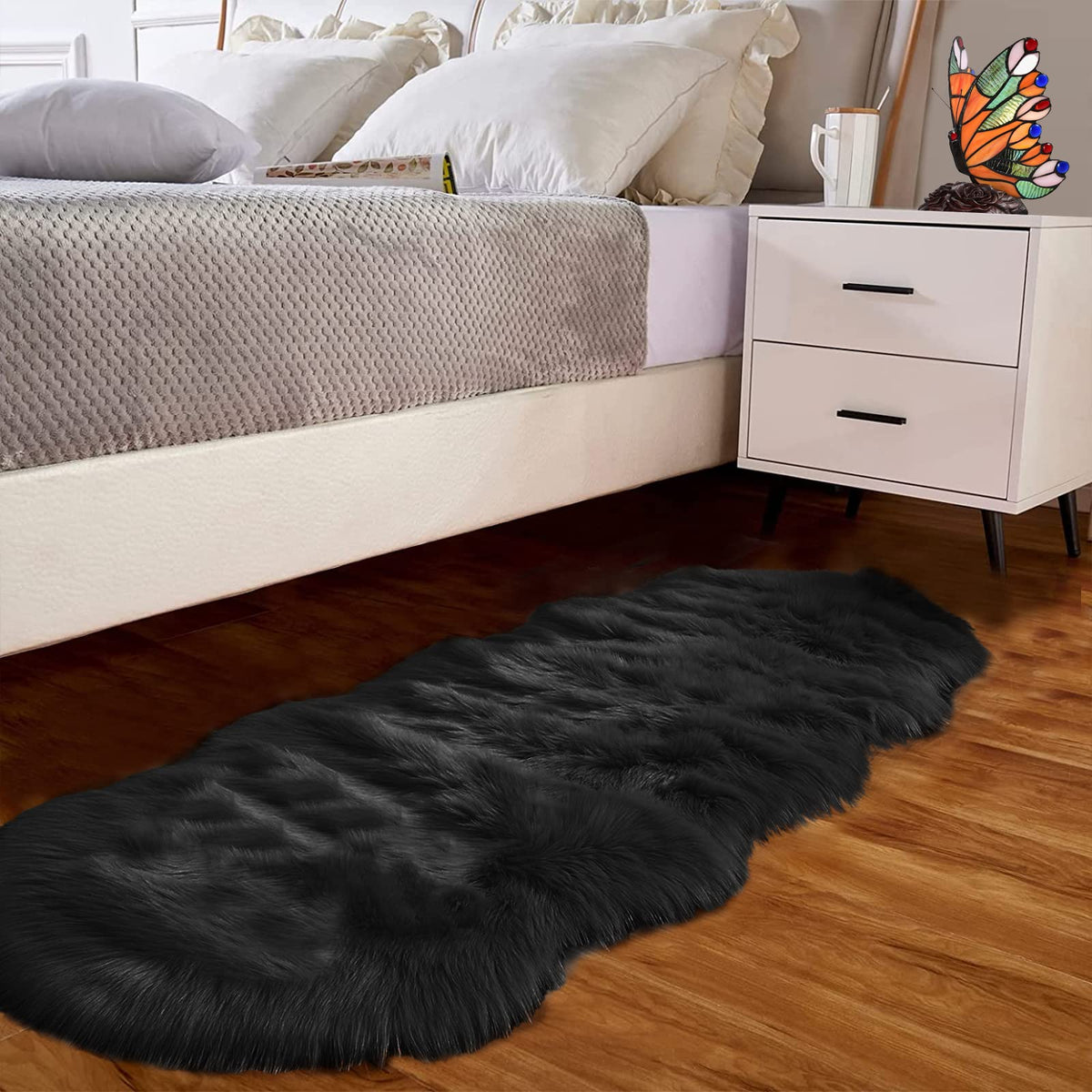 Goolela White Fluffy Faux Fur Rug for Bedroom Faux Sheepskin Rug 2x3 White Fuzzy Furry Bedside Carpet Dining Room Playroom Dorm Small Washable Rectangle