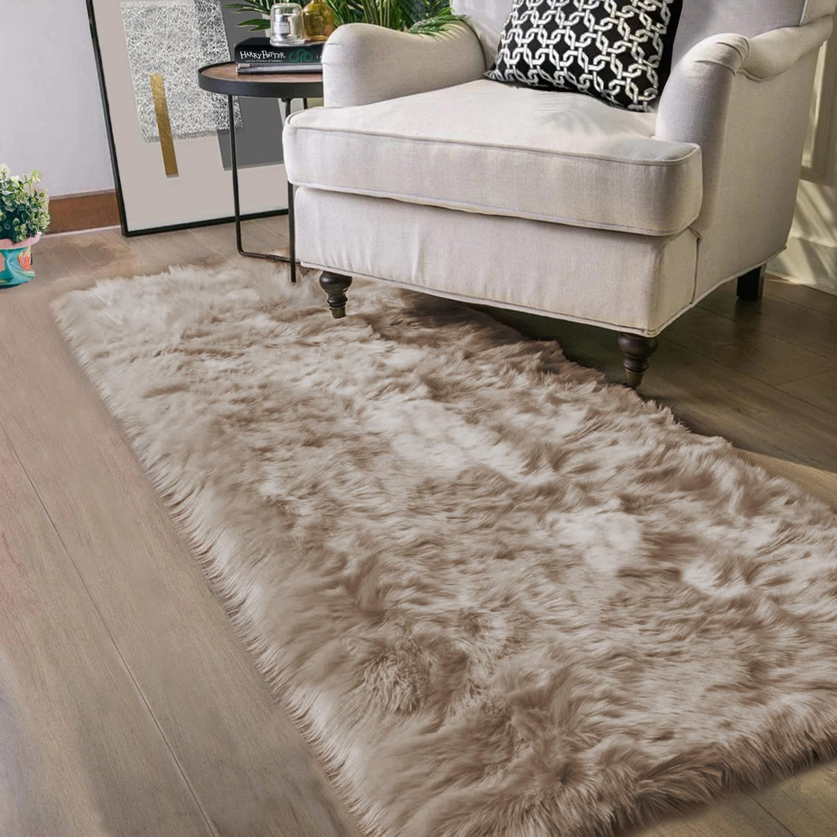 Latepis White Sheepskin Rug 2x3 Faux Fur Sheepskin Rug for Living Room Fluffy Washable Rugs for Bedroom Luxury Room Decor Furry Rugs Rectangle