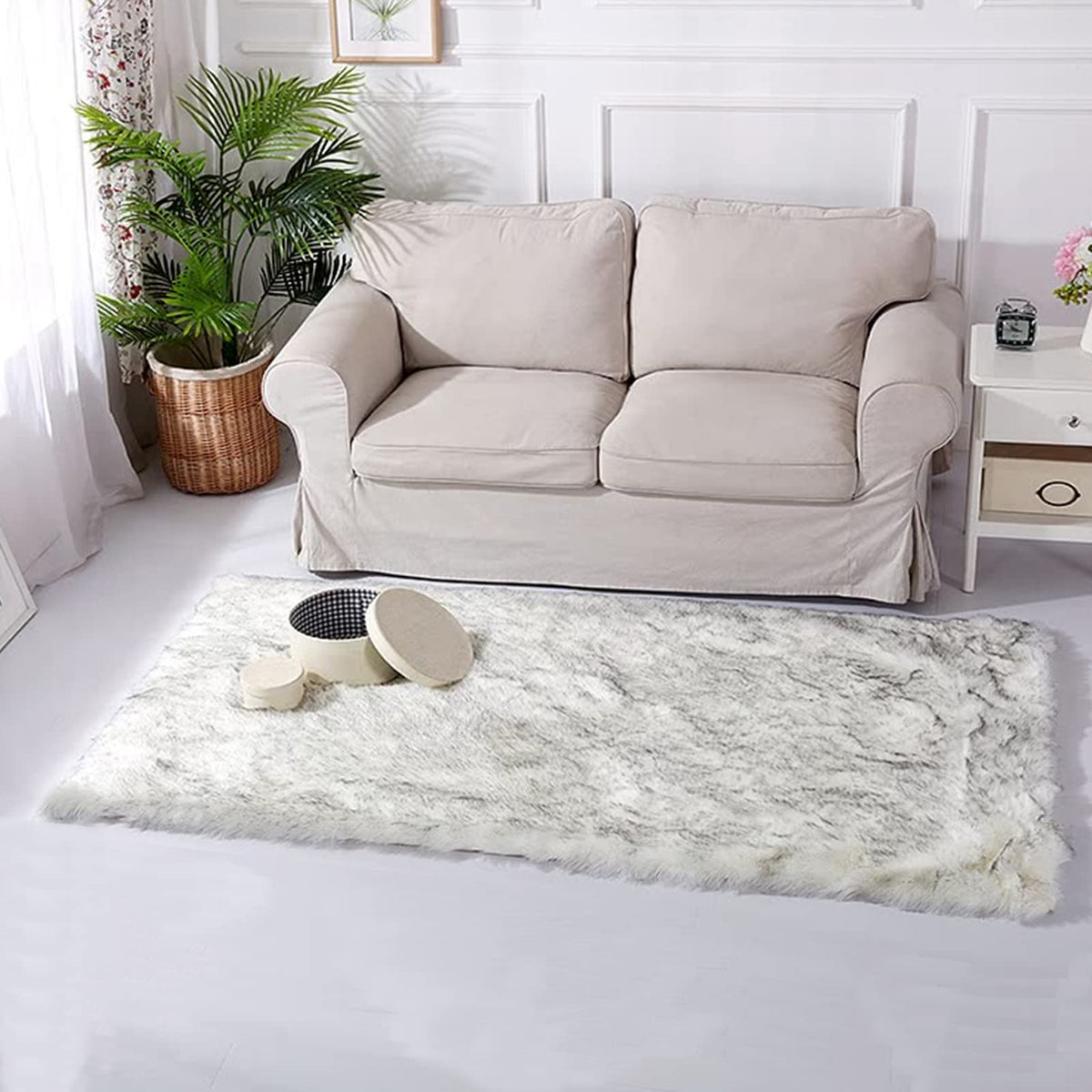 Latepis White Sheepskin Rug 2x3 Faux Fur Sheepskin Rug for Living Room Fluffy Washable Rugs for Bedroom Luxury Room Decor Furry Rugs Rectangle