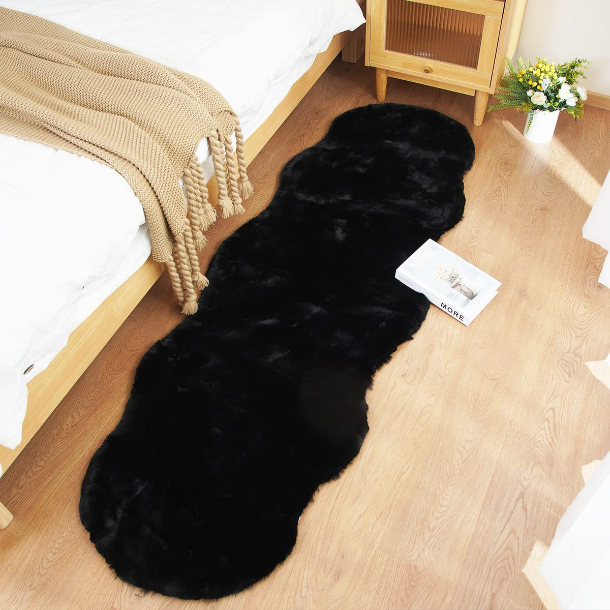 Ghouse Soft Faux Sheepskin Fur Rug 2x4 Black Fluffy Bedside Rugs Plush Rug Shag Nursery Carpet Area Rugs for Living Room Bedroom Playing Room Decor