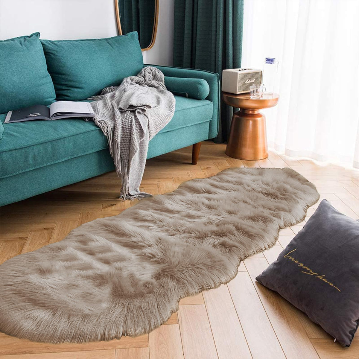 Latepis White Sheepskin Rug 2x3 Faux Fur Sheepskin Rug for Living Room Fluffy Washable Rugs for Bedroom Luxury Room Decor Furry Rugs Rectangle