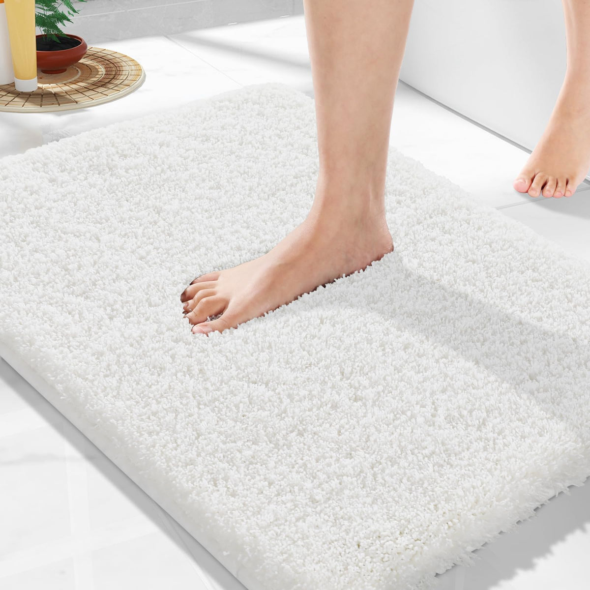 Yimobra Bathroom Rugs Non Slip Washable 32X20, Ultra Soft and Water Absorbent Bath Mats, Plush Fluffy Shower Mat Outside, Microfiber Thick Matts for Bathroom Floor/Tub, Light Gray and White