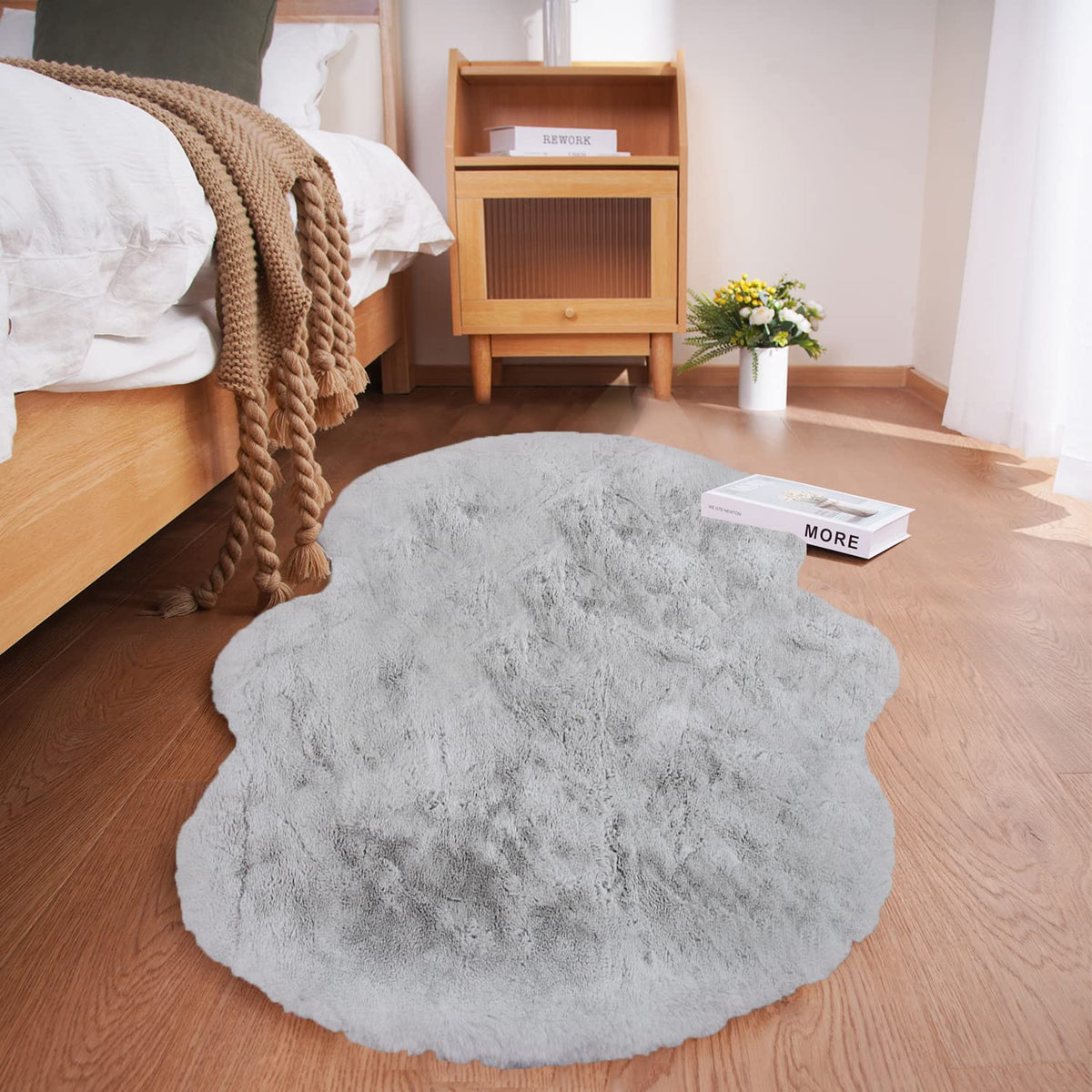 Ghouse Soft Faux Sheepskin Fur Rug 2x4 Black Fluffy Bedside Rugs Plush Rug Shag Nursery Carpet Area Rugs for Living Room Bedroom Playing Room Decor