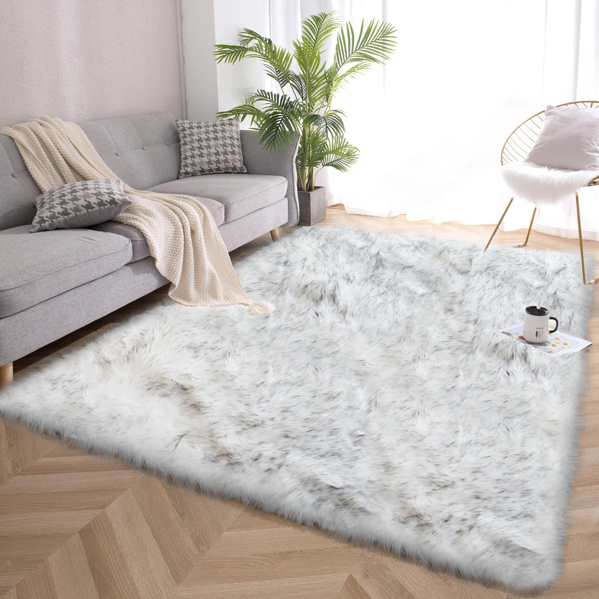 Goolela White Fluffy Faux Fur Rug for Bedroom Faux Sheepskin Rug 2x3 White Fuzzy Furry Bedside Carpet Dining Room Playroom Dorm Small Washable Rectangle