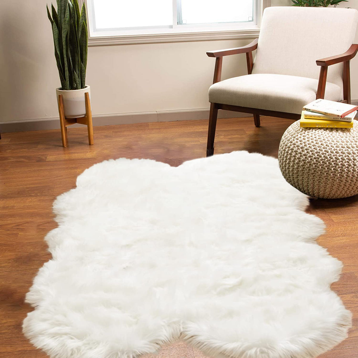 Latepis White Sheepskin Rug 2x3 Faux Fur Sheepskin Rug for Living Room Fluffy Washable Rugs for Bedroom Luxury Room Decor Furry Rugs Rectangle