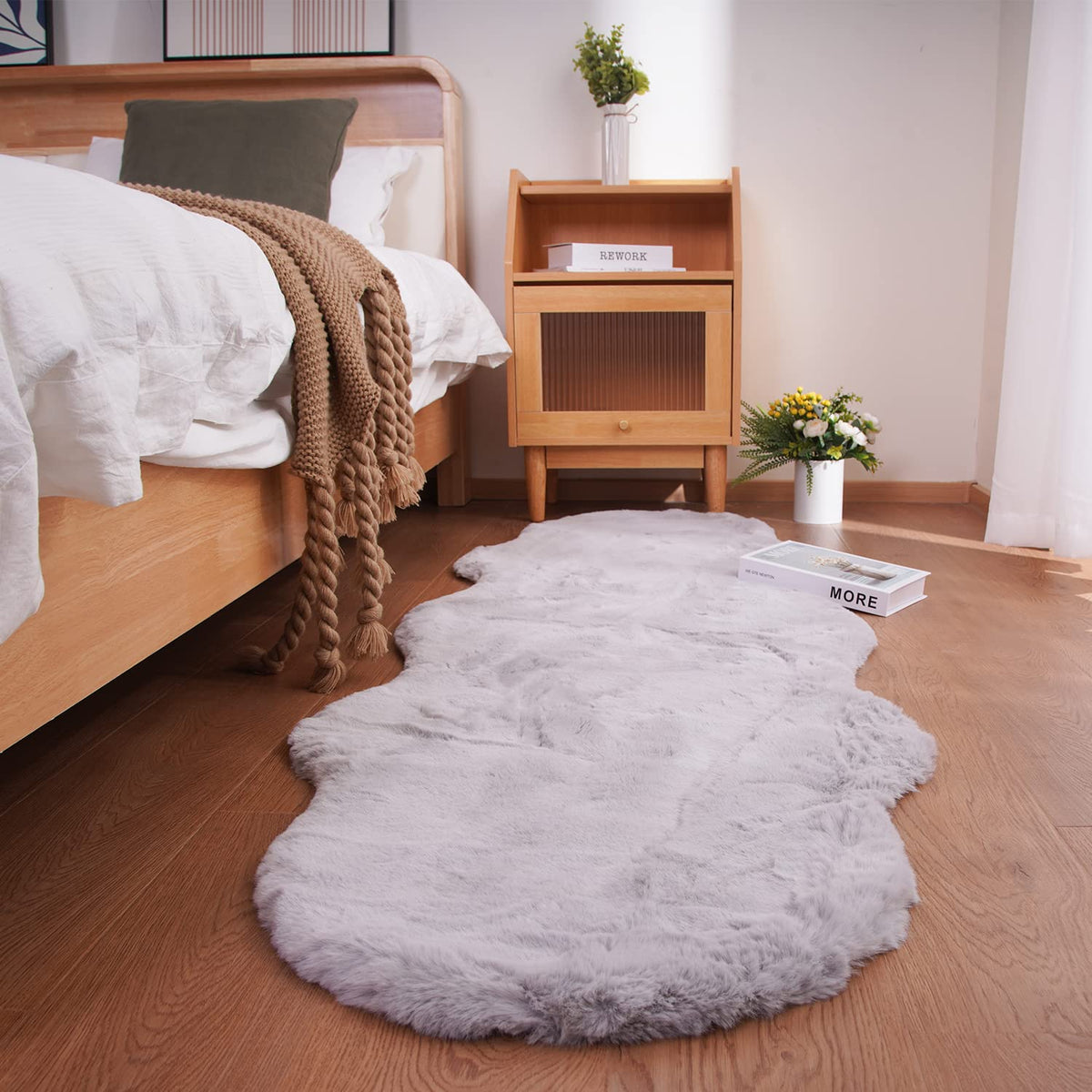 Ghouse Soft Faux Sheepskin Fur Rug 2x4 Black Fluffy Bedside Rugs Plush Rug Shag Nursery Carpet Area Rugs for Living Room Bedroom Playing Room Decor