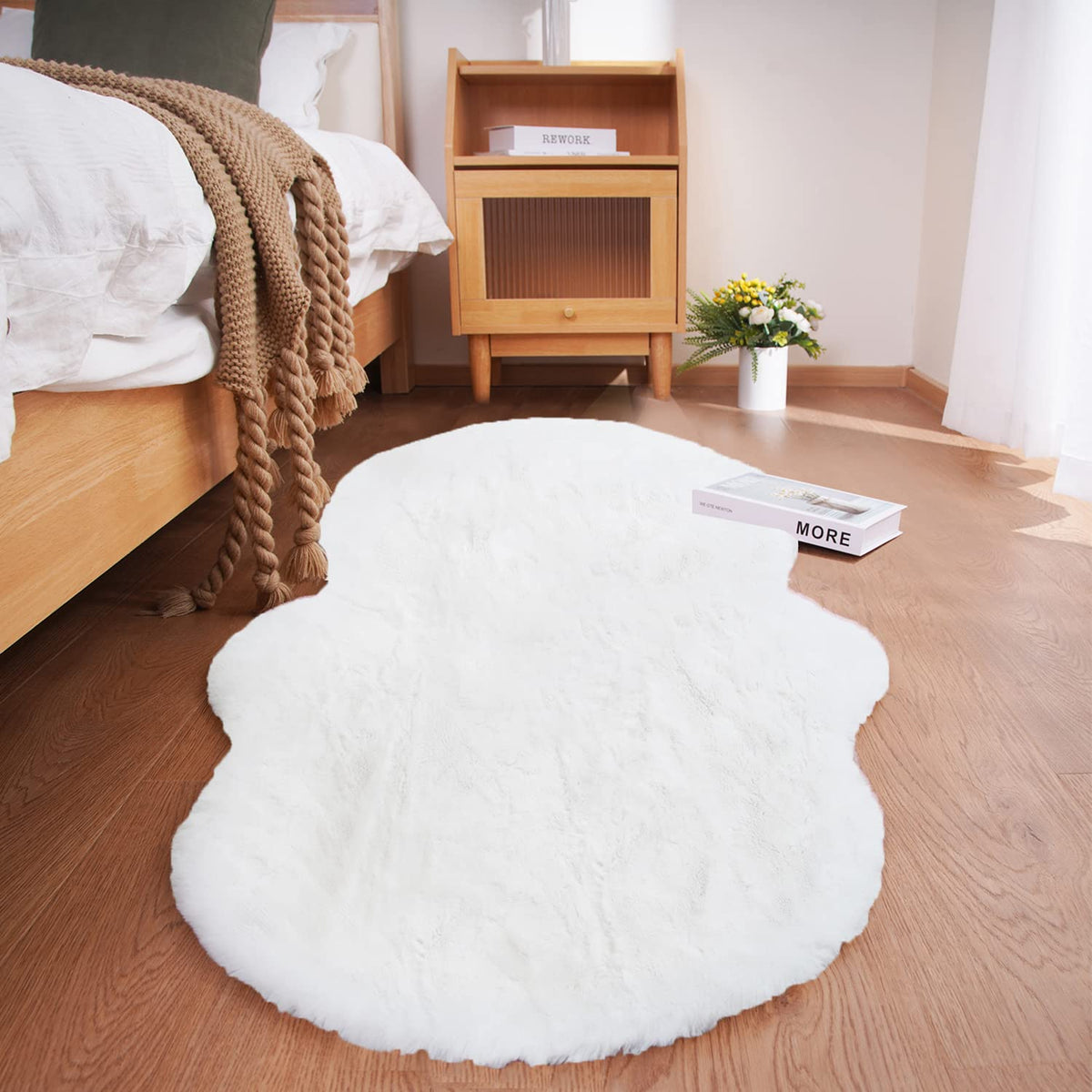 Ghouse Soft Faux Sheepskin Fur Rug 2x4 Black Fluffy Bedside Rugs Plush Rug Shag Nursery Carpet Area Rugs for Living Room Bedroom Playing Room Decor
