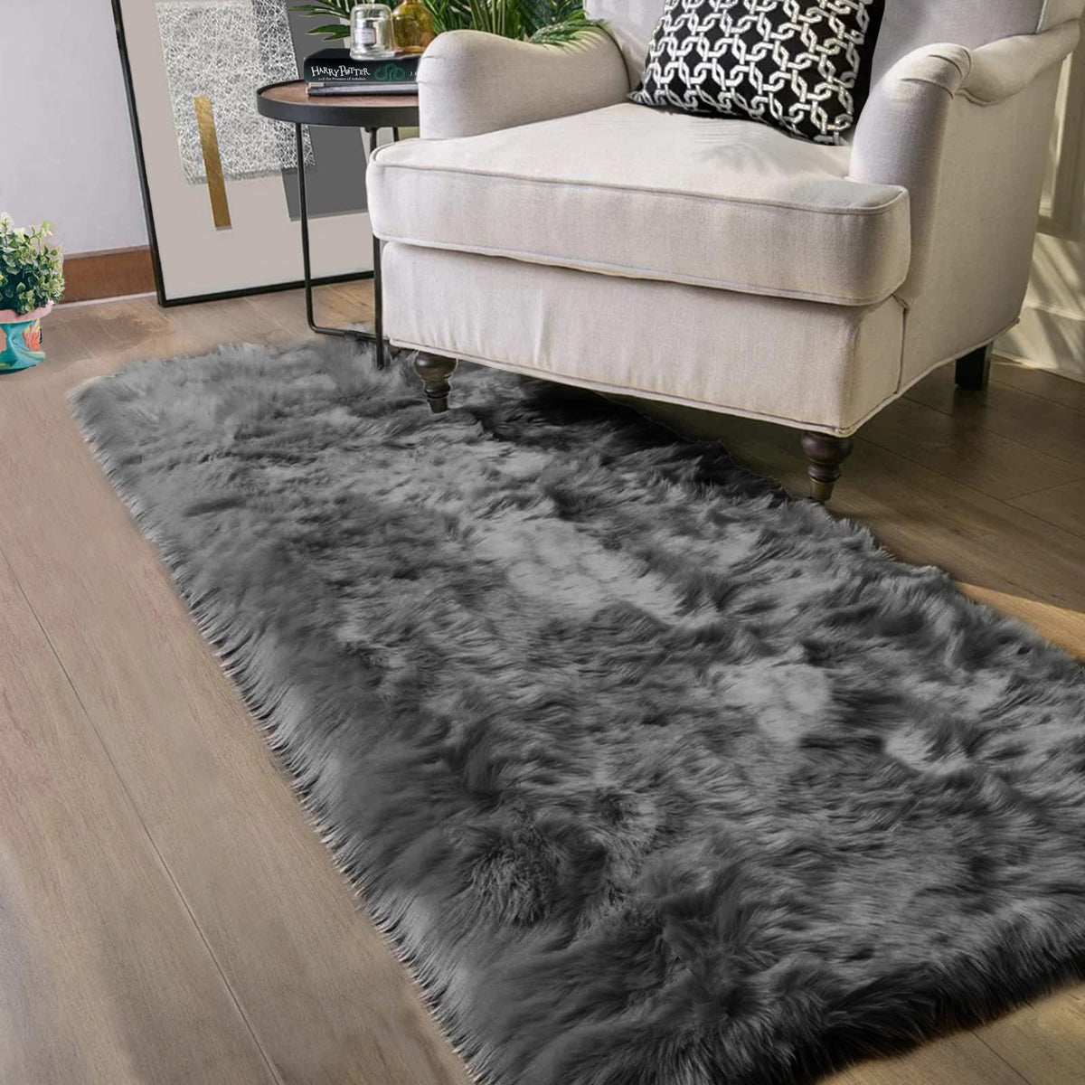 Latepis White Sheepskin Rug 2x3 Faux Fur Sheepskin Rug for Living Room Fluffy Washable Rugs for Bedroom Luxury Room Decor Furry Rugs Rectangle
