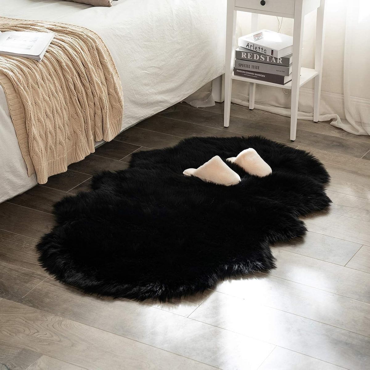 MIULEE Fluffy Area Rug 3x5 ft Faux Fur Sheepskin Rug for Bedroom White