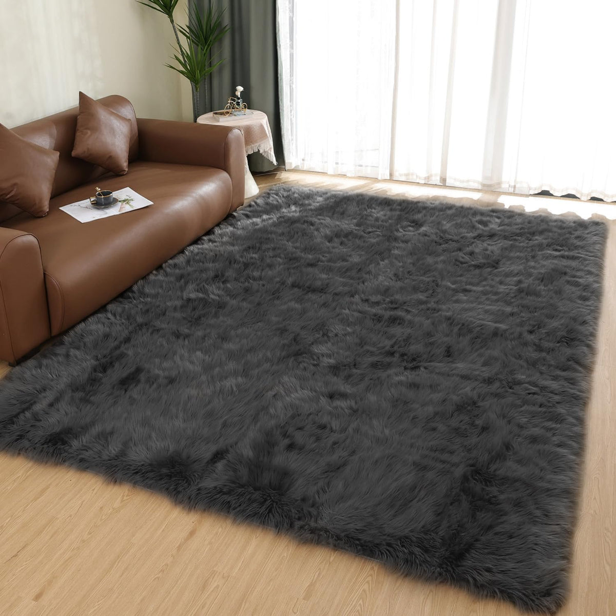Latepis White Sheepskin Rug 2x3 Faux Fur Sheepskin Rug for Living Room Fluffy Washable Rugs for Bedroom Luxury Room Decor Furry Rugs Rectangle