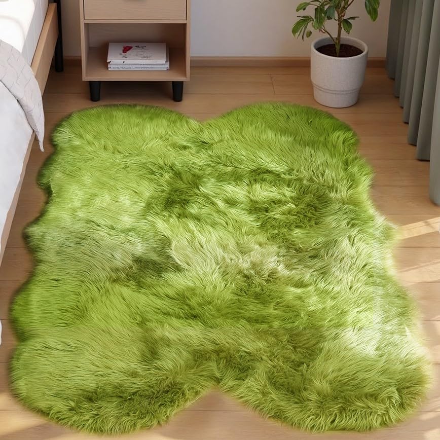 Goolela White Fluffy Faux Fur Rug for Bedroom Faux Sheepskin Rug 2x3 White Fuzzy Furry Bedside Carpet Dining Room Playroom Dorm Small Washable Rectangle