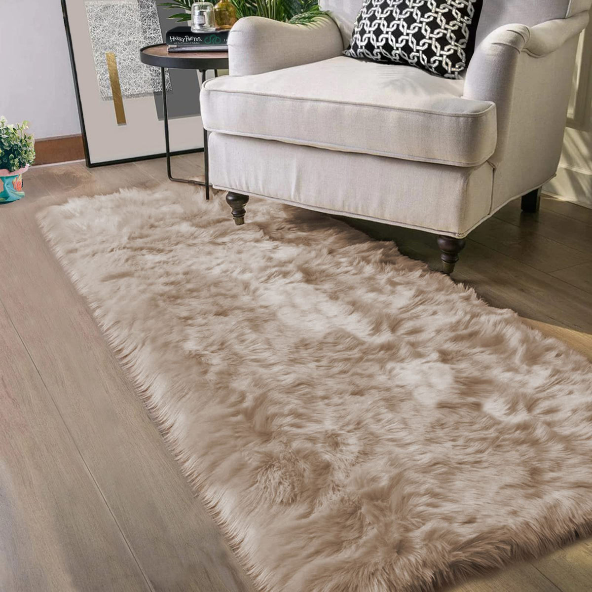 Latepis White Sheepskin Rug 2x3 Faux Fur Sheepskin Rug for Living Room Fluffy Washable Rugs for Bedroom Luxury Room Decor Furry Rugs Rectangle