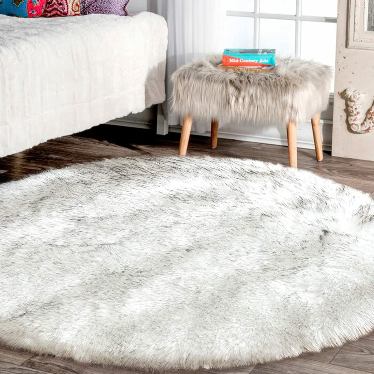 Latepis White Sheepskin Rug 2x3 Faux Fur Sheepskin Rug for Living Room Fluffy Washable Rugs for Bedroom Luxury Room Decor Furry Rugs Rectangle
