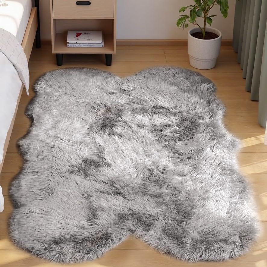 Goolela White Fluffy Faux Fur Rug for Bedroom Faux Sheepskin Rug 2x3 White Fuzzy Furry Bedside Carpet Dining Room Playroom Dorm Small Washable Rectangle
