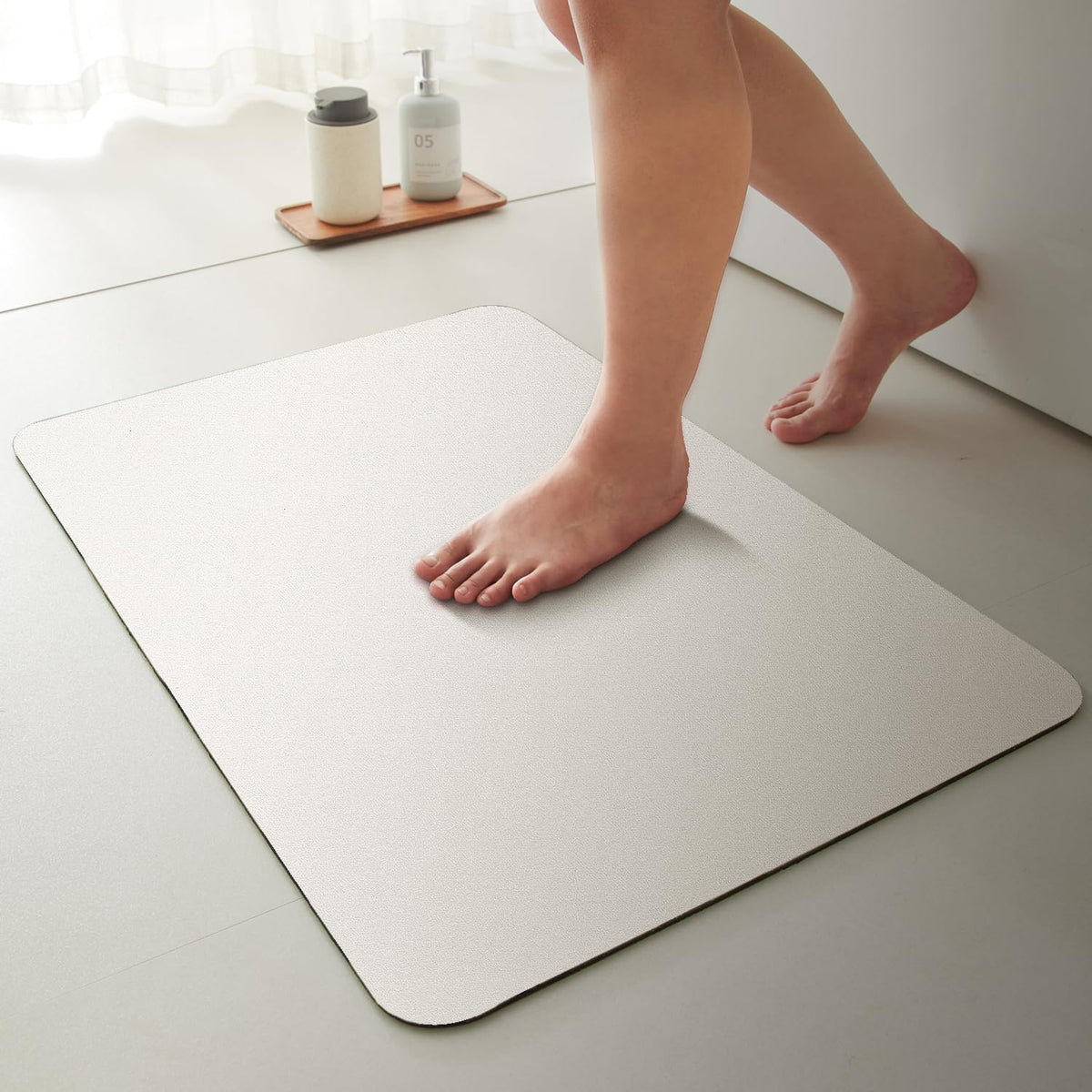 TYUU Thin Bath Mat, Small Bathroom Rugs Non Slip Washable, 16x24 Dark Grey