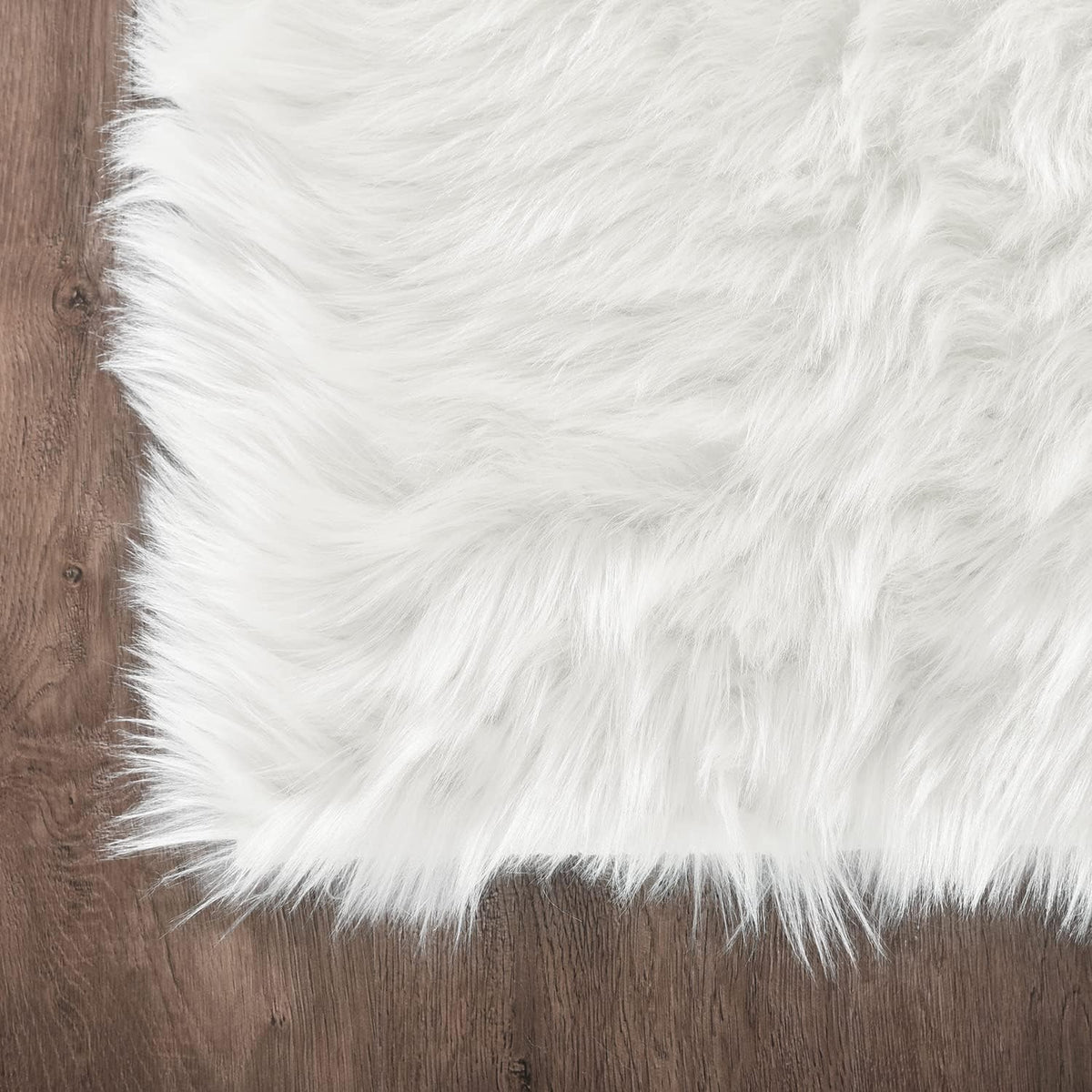 Latepis White Sheepskin Rug 2x3 Faux Fur Sheepskin Rug for Living Room Fluffy Washable Rugs for Bedroom Luxury Room Decor Furry Rugs Rectangle