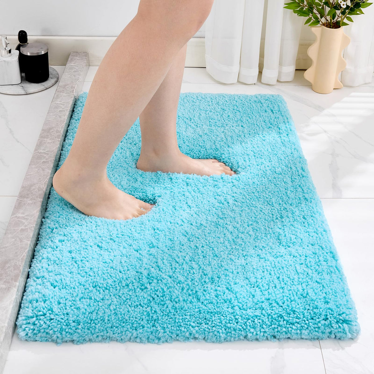 Disolla White Bathroom Rugs 17x24, Microfiber Non-Slip Plush Small Bath Mat