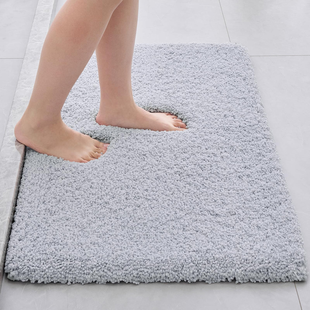 Disolla White Bathroom Rugs 17x24, Microfiber Non-Slip Plush Small Bath Mat