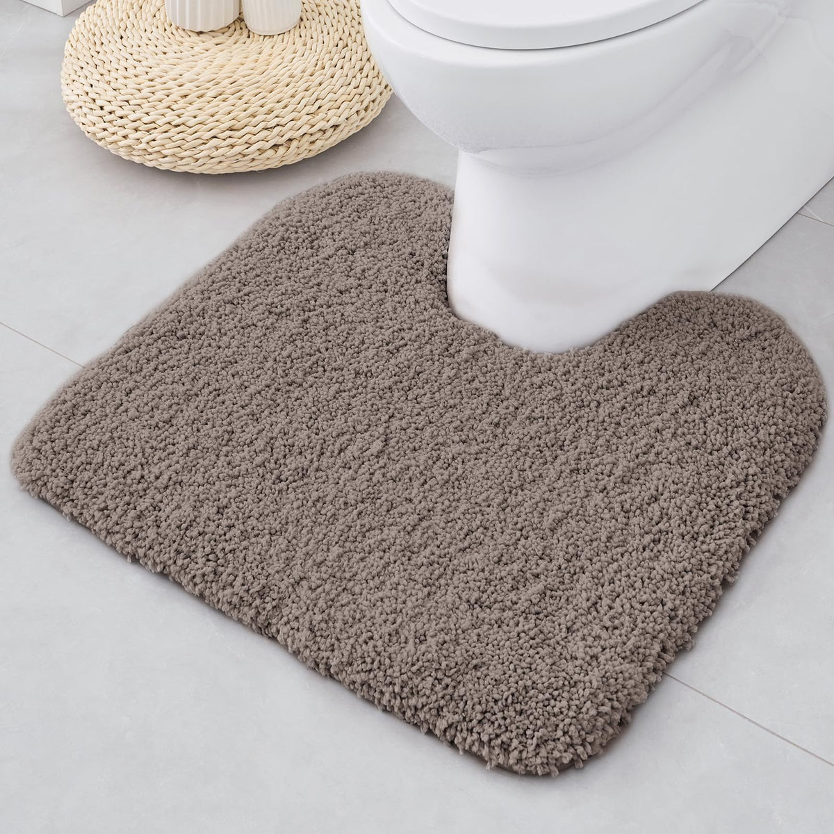ILANGO Bathroom Rugs 24" × 17", Extra Soft Absorbent Microfiber Bath Rugs