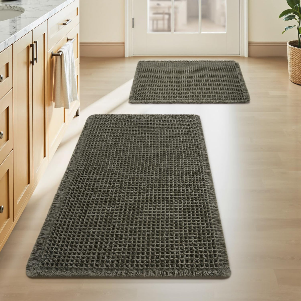 Upgraded Waffle Bath Mat Ultra Absorbent Non Slip Bathroom Mat, 17" x 24"