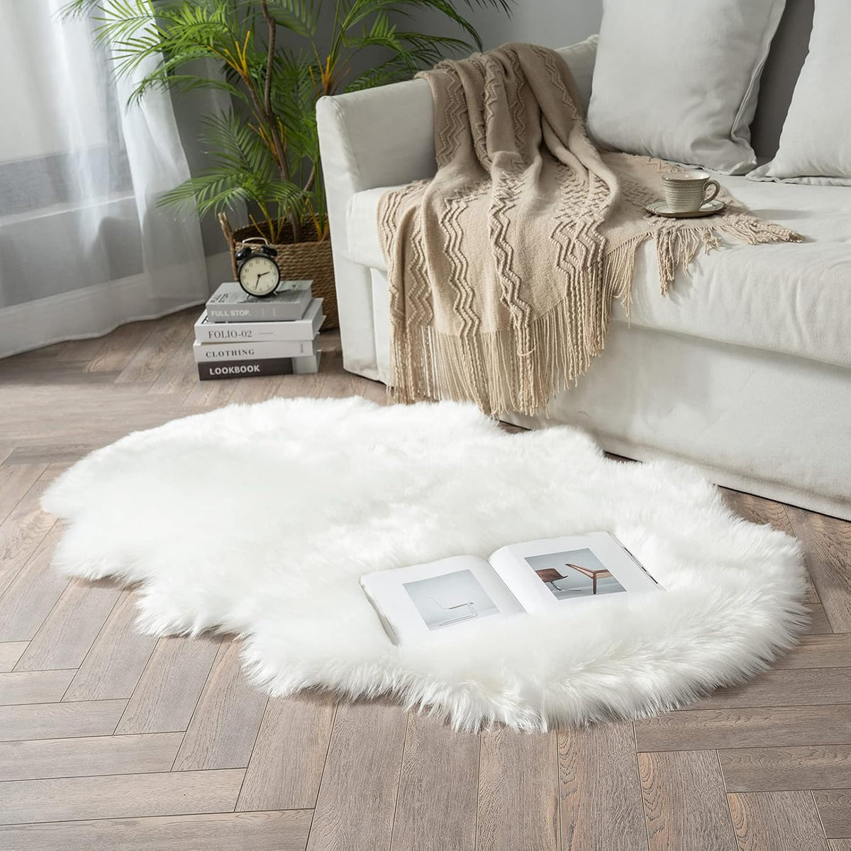 MIULEE Fluffy Area Rug 3x5 ft Faux Fur Sheepskin Rug for Bedroom White