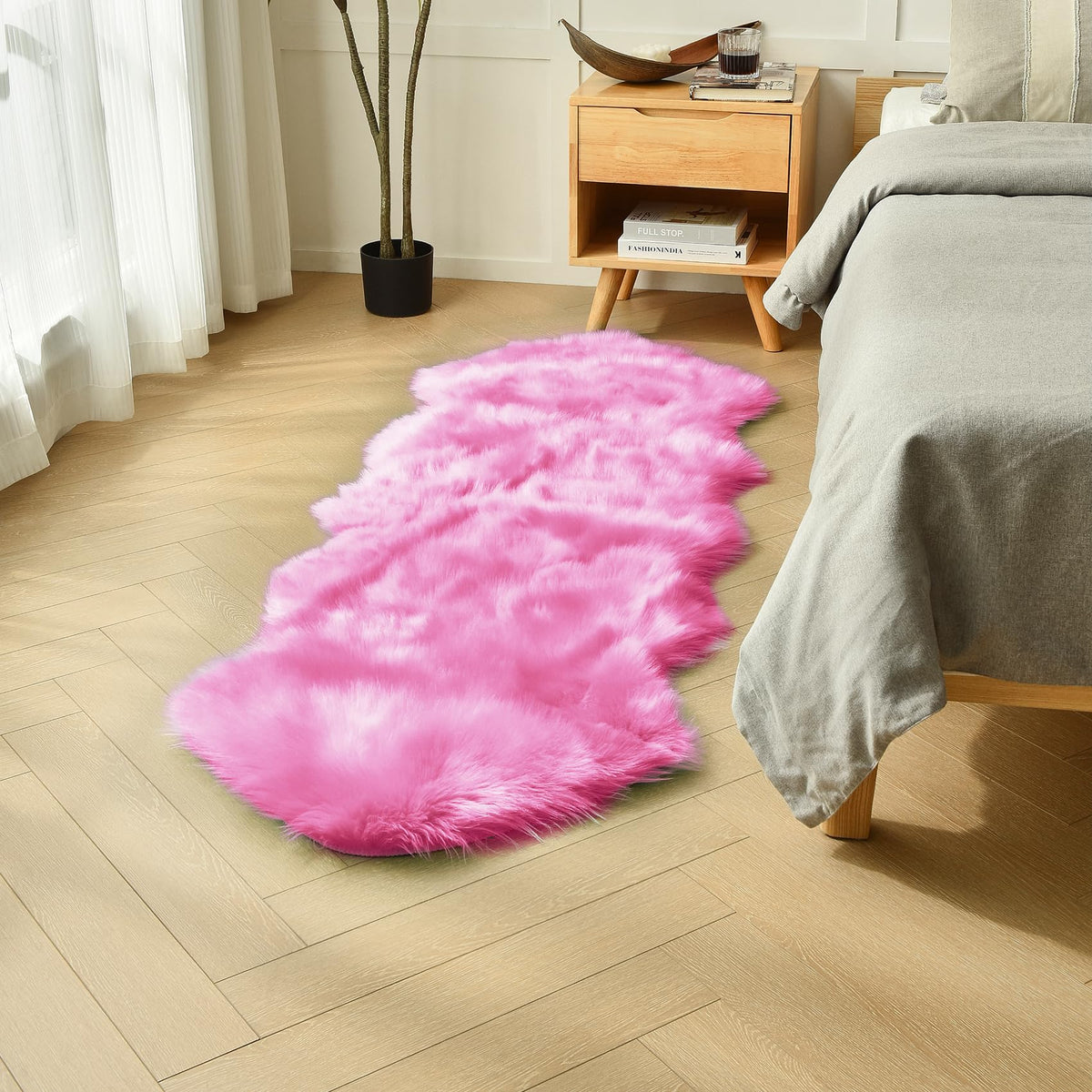 duduta White Faux Fur Throw Rug 2x3 ft, Small Bedside Rug Dorm Chair Cover