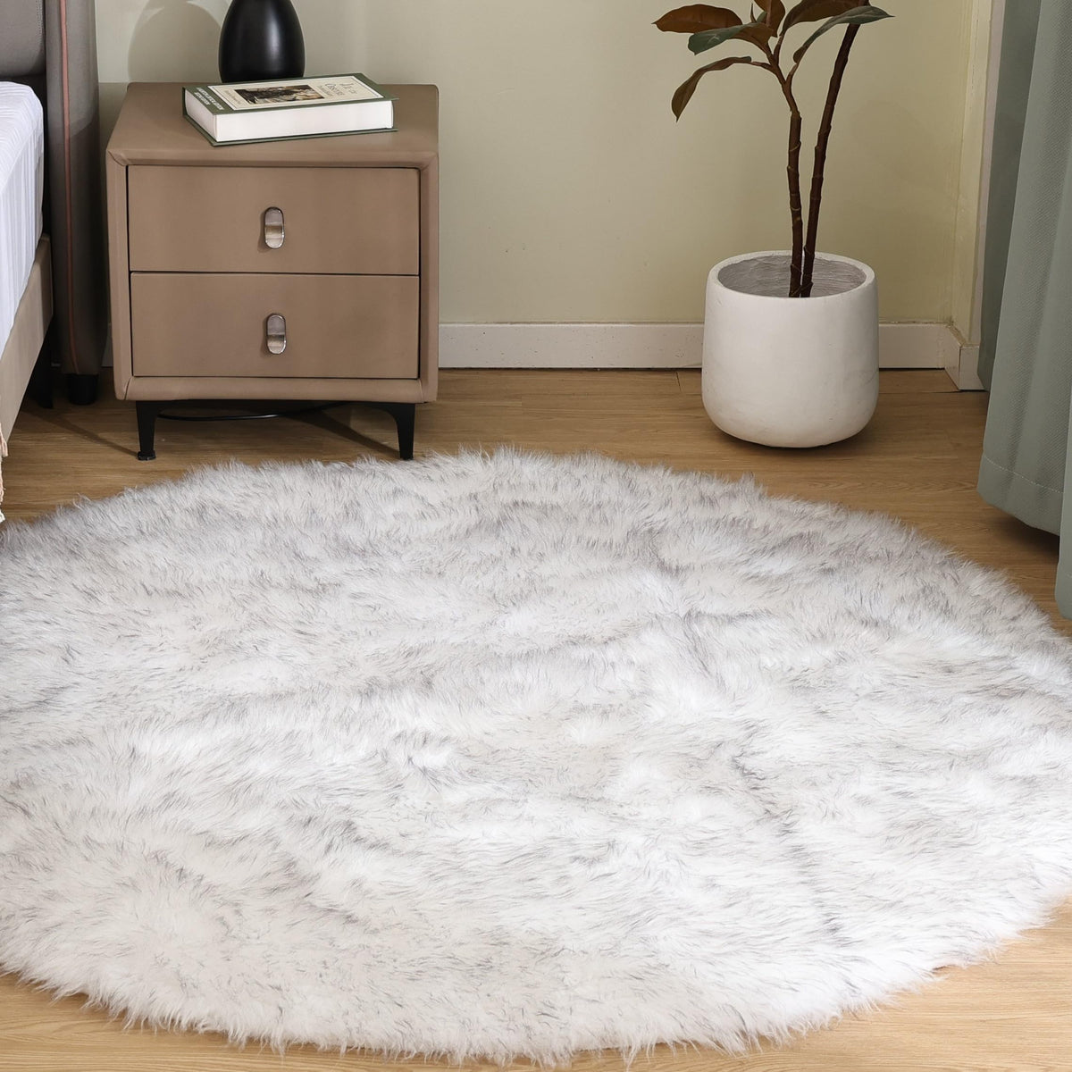 Goolela White Fluffy Faux Fur Rug for Bedroom Faux Sheepskin Rug 2x3 White Fuzzy Furry Bedside Carpet Dining Room Playroom Dorm Small Washable Rectangle