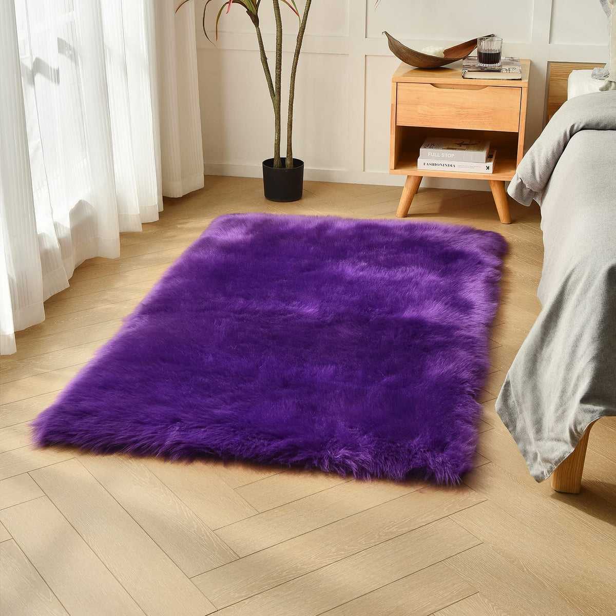 duduta White Faux Fur Throw Rug 2x3 ft, Small Bedside Rug Dorm Chair Cover