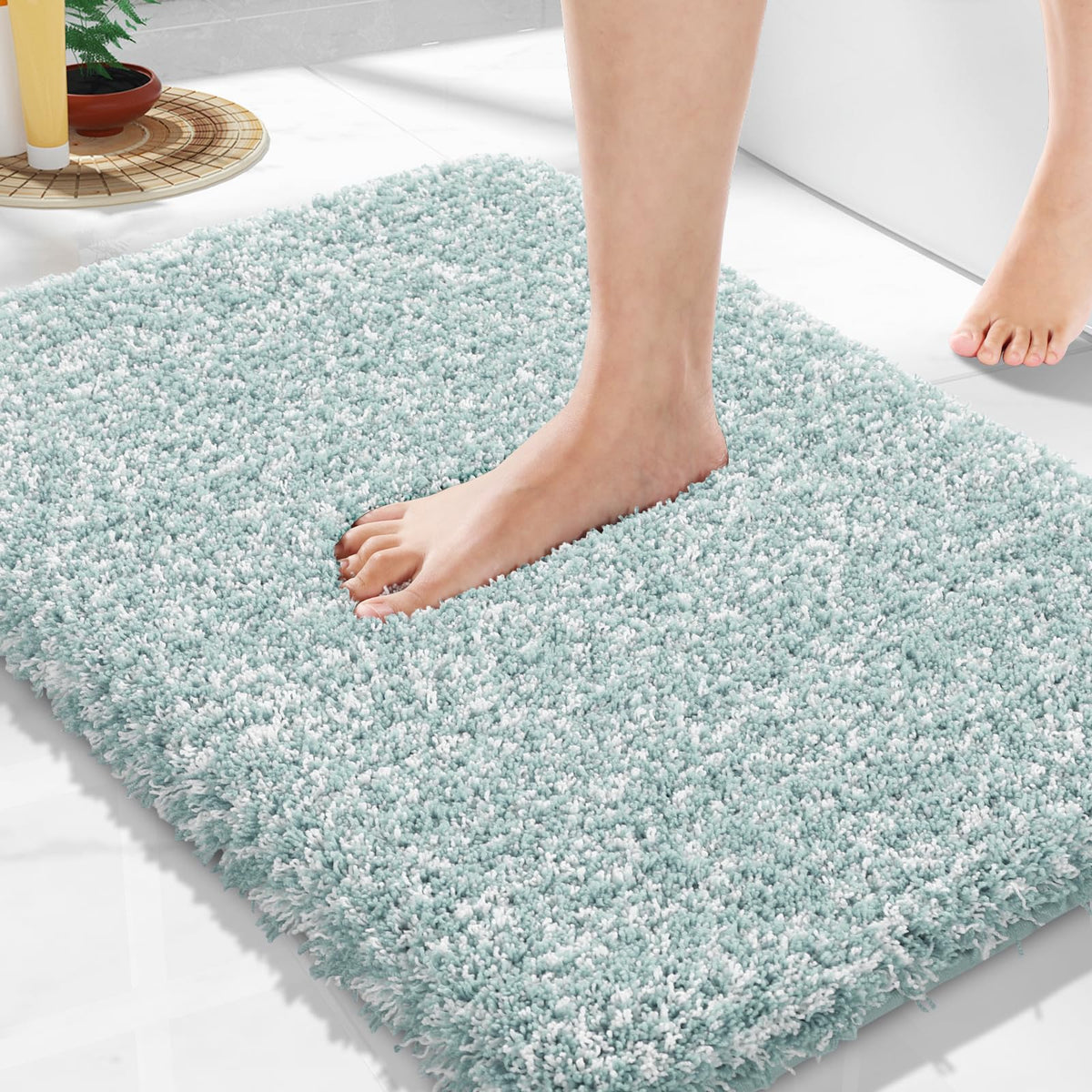 Yimobra Bathroom Rugs Non Slip Washable 32X20, Ultra Soft and Water Absorbent Bath Mats, Plush Fluffy Shower Mat Outside, Microfiber Thick Matts for Bathroom Floor/Tub, Light Gray and White