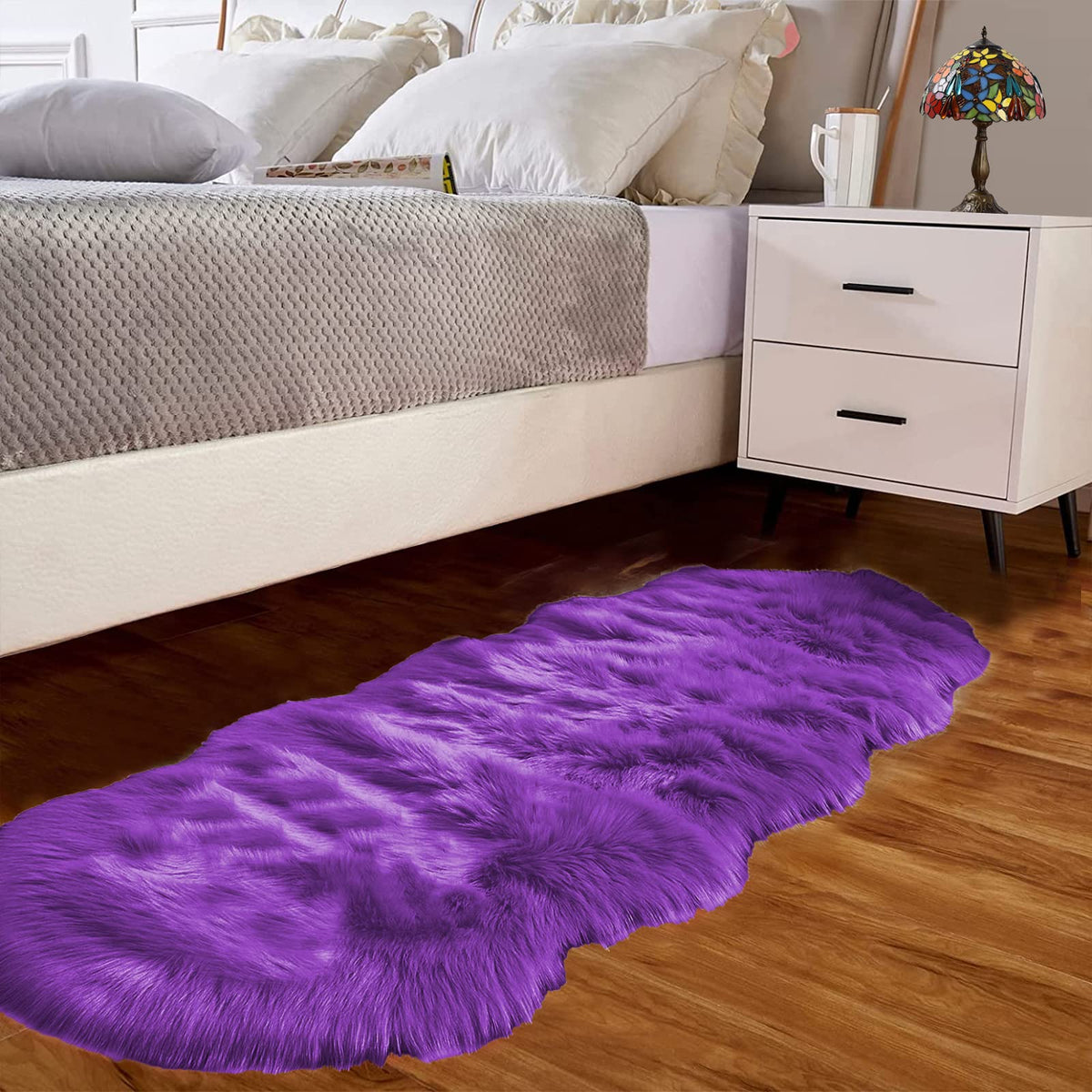 Goolela White Fluffy Faux Fur Rug for Bedroom Faux Sheepskin Rug 2x3 White Fuzzy Furry Bedside Carpet Dining Room Playroom Dorm Small Washable Rectangle