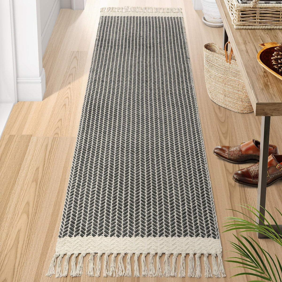 Lahome Belle Boho Bathroom Rugs, Small 2x3 Front Door Mat Lightweight Kitchen Rug Woven Cotton Area Rug with Tassels, Farmhouse Washable Black and White Throw Rug Low Pile Carpet for Entry Laundry